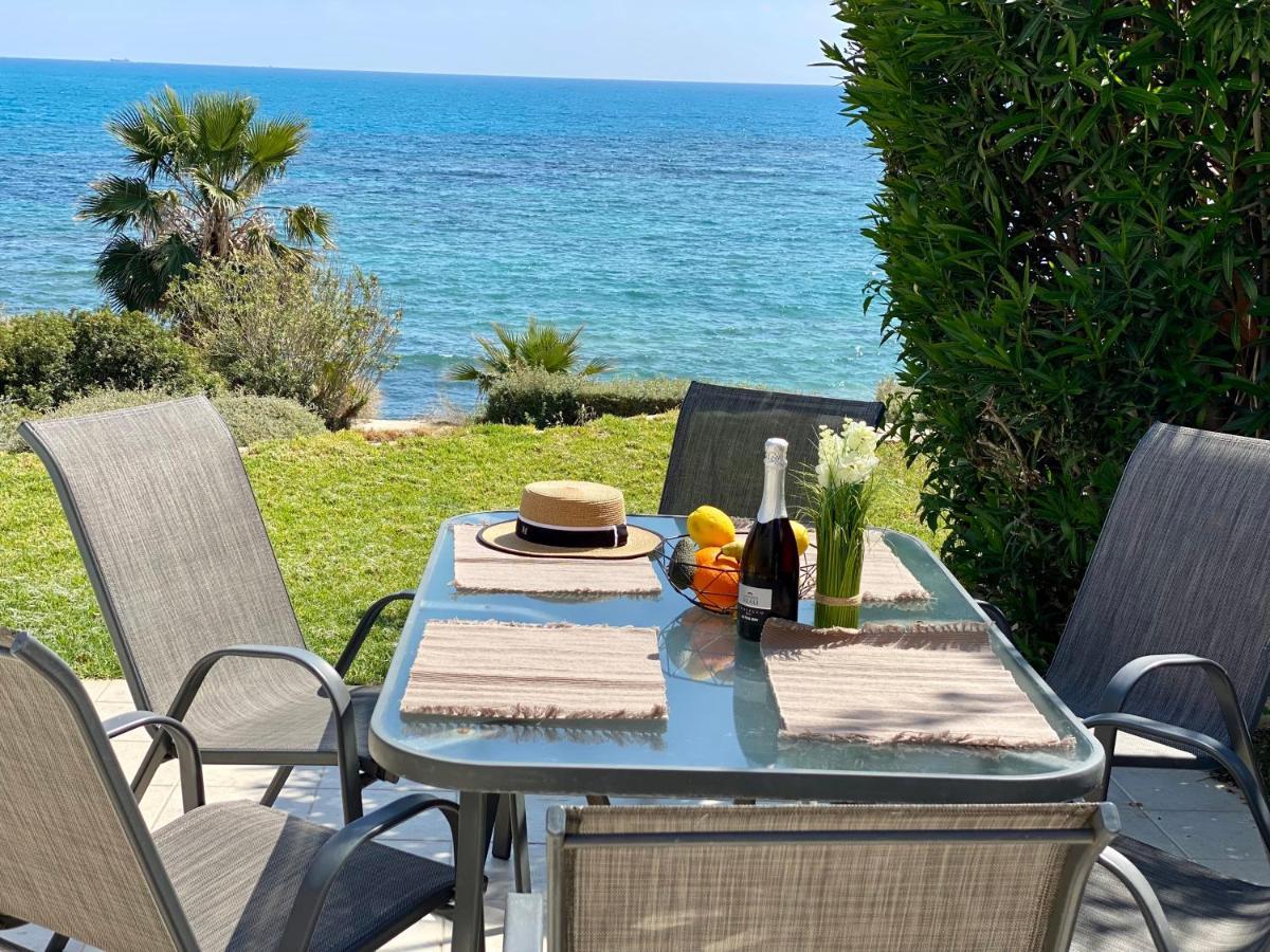 Amazing Front Line Villa In Coral Bay Peyia Extérieur photo