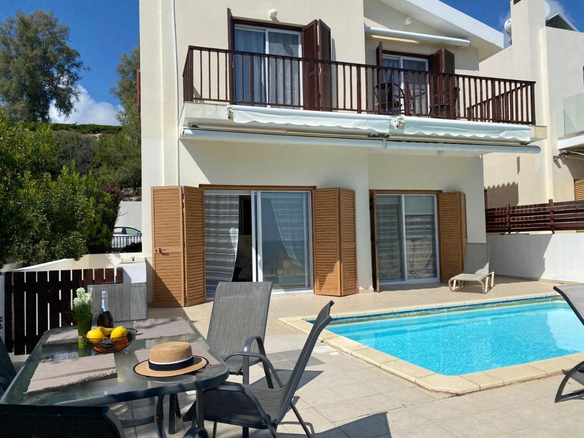 Amazing Front Line Villa In Coral Bay Peyia Extérieur photo