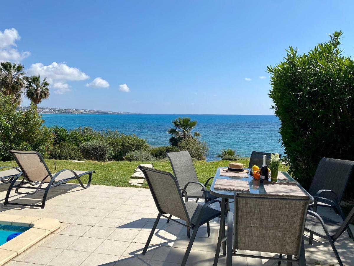Amazing Front Line Villa In Coral Bay Peyia Extérieur photo
