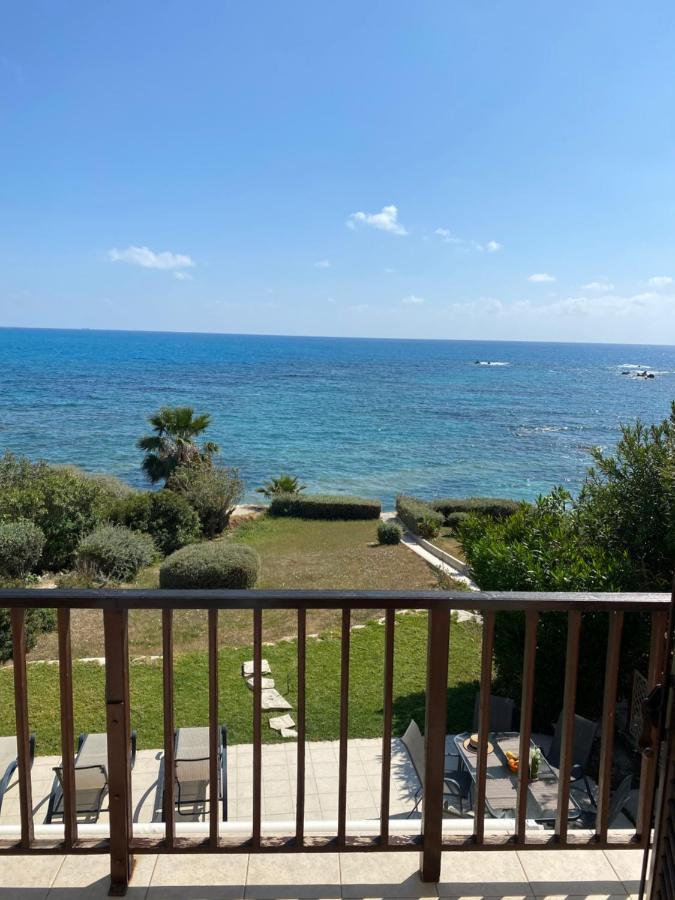 Amazing Front Line Villa In Coral Bay Peyia Extérieur photo